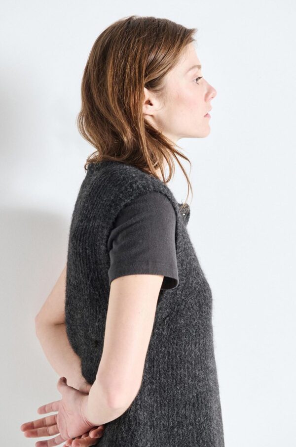 Zebrio Charcoal Melange East Knit Vest - Image 6